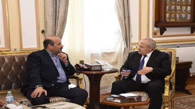 رئيس جامعة القاهرة ينعى الدكتور أحمد عبد العزيز مدير المستشفيات الجامعية الأسبق