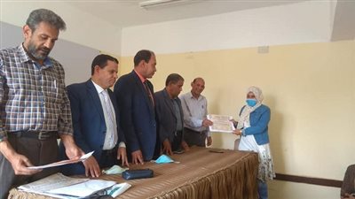 إدارة الصف التعليمية تكرم الطلاب الفائزين في مسابقات التربية الاجتماعية بالمديرية