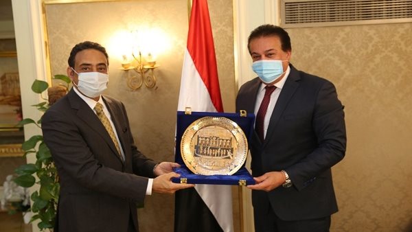 وزير التعليم العالى