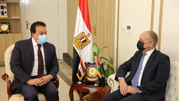 خالد عبدالغفار والسفير