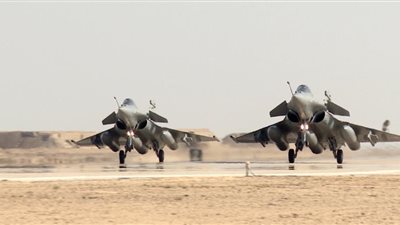 المتحدث العسكري: مصر وفرنسا توقعان عقد توريد 30 طائرة طراز رافال  