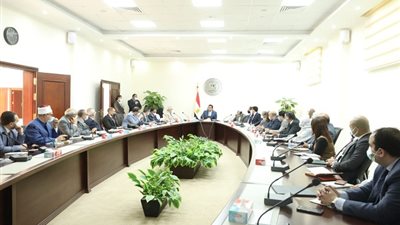 وزير التعليم العالي يترأس الاجتماع التنسيقى الأول لتنفيذ التكليفات الرئاسية لتطوير منظومة الطلاب الوافدين