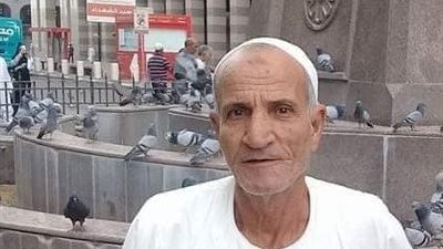 أهالي دمسنا بالبحيرة يودعون الحاج عاصم الضهراوى مع نهاية الشهر الكريم.. وبسمة رمضان: رحل السند والجد والصديق