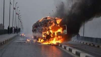 أمن القليوبية ينجح في السيطرة على حريق في سيارة محملة بألعاب نارية في بنها