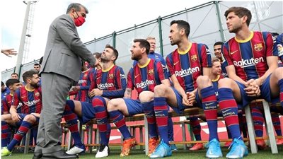 جوردان لارسون ابن الهداف هنريك بديل لإبراهيموفيتش في تشكيلة السويد