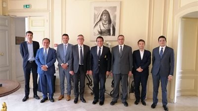 وزير التعليم العالي يعقد اجتماعًا مع الشركات المتقدمة لبناء 