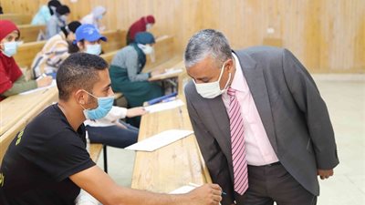 5446 طالبا وطالبة أدوا الامتحانات بجامعة جنوب الوادي في يومها الثاني