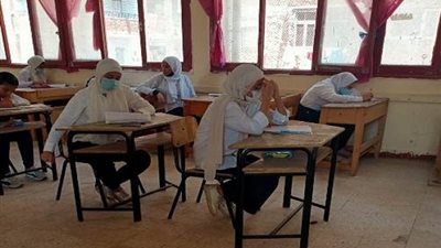 امتحان اللغة العربية متوسط.. والنحو صعب فى اعدادية الاسماعيلية