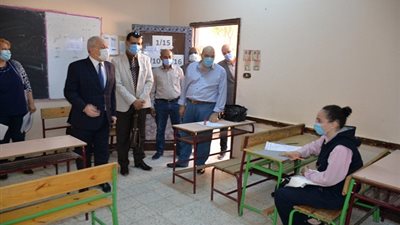 18266 طالبا وطالبة يؤدون اليوم الاول من امتحانات اعدادية الاقصر