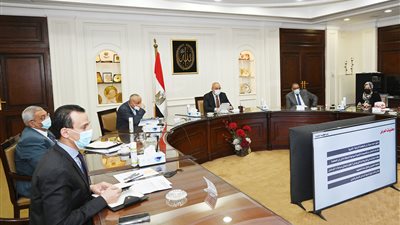 وزير الإسكان يتابع مشروع تنمية أراضى الساحل الشمالي الغربى
