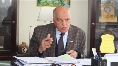 لماذا حرم المعلمين من انتخاب ممثليهم في نقابتهم وفرض عليهم مجلس معين؟ 