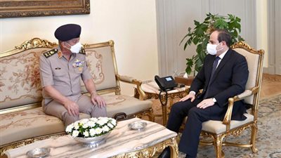 المتحدث باسم رئاسة الجمهورية: الرئيس السيسى يستقبل وزير الدفاع والإنتاج الحربى