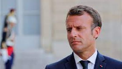 بالفيديو.. الرئيس الفرنسى ماكرون يتعرض للصفع من أحد المواطنين