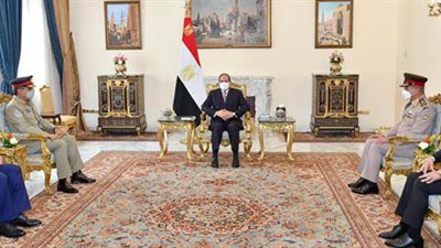 الرئيس السيسى يستقبل رئيس هيئة الأركان الباكستانية