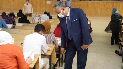6402 طالب يؤدون الامتحانات بجامعة جنوب الوادى