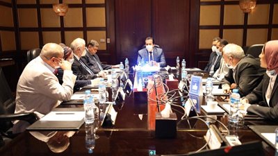 عبدالغفار يشيد بالنجاح فى مواجهة الموجتين الأولى والثانية من جائحة كورونا