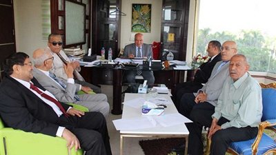 خلف الزناتى يفجر مفاجأة بشأن الايرادات السنوية لنقابة المهن التعليمية 