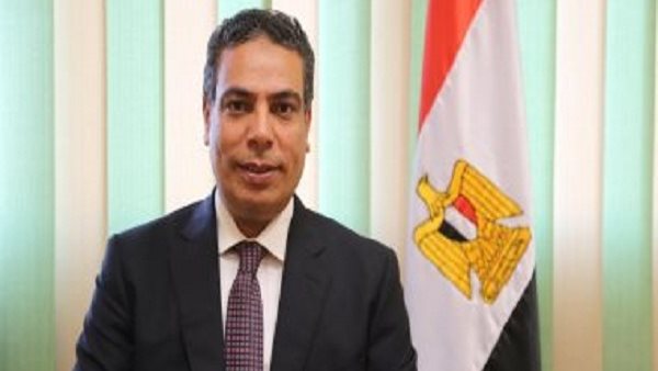 الدكتور عادل عبداتلغفار