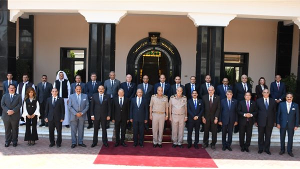 وزير-الدفاع-ارشيف-السبورة