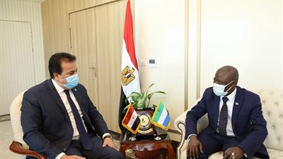 عبدالغفار: تخصيص 10 منح دراسية سنويًا لطلاب سيراليون