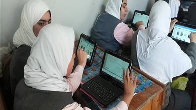 بدء امتحان اللغة الاجنبية الثانية لطلاب علمى للثانوية العامة