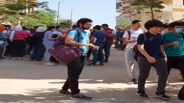 طلاب الثانوية العامة