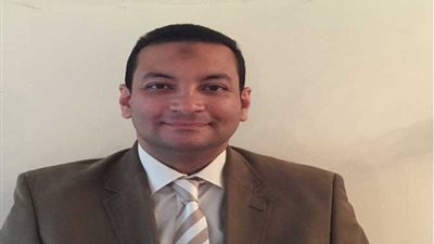 عمرو عوض تاج الدين ينعى وفاة والدته