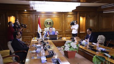 خالد عبدالغفار يوقع بروتوكولاً يتيح إنشاء مقر للكلية الملكية للأطباء والجراحين بالقاهرة