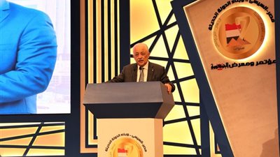 طارق شوقى: تمتلك الوزارة أصولًا من 6 سنوات من المناهج