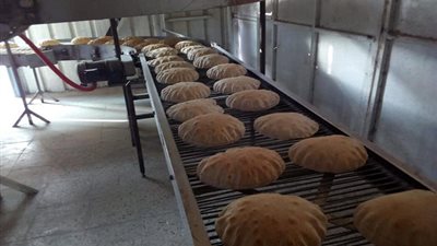 بيان عاجل من التموين بشأن سير عمل المخابز وتوافر الوقود بالمحطات والسلع بالأسواق 