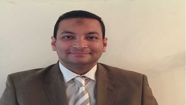 الدكتور عمرو عوض