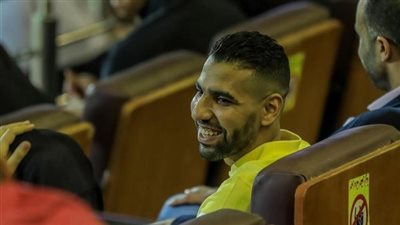 أستاذ مخ وأعصاب يصدم جمهور مؤمن زكريا