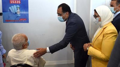 عاجل.. وزيرة الصحة: تطعيم 100 ألف مواطن بلقاح كورونا اليوم فقط