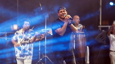 عمرو دياب يعترف بحذف كوبلية من أغنية 