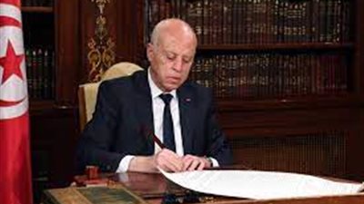 الرئيس التونسي يطيح بمسئوليت حكوميين جدد