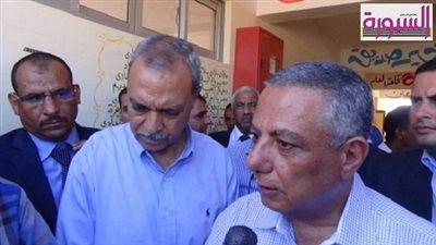 معلمو قنا يهددون بحبس وعزل أبوالنصر والهجان ووزير المالية