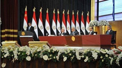 بالصور..ازمة في جامعة القاهرة بسبب عدم وجود نصار علي منصة تكريم السيسي للاوائل