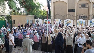 جعفر يتفقد اول يوم دراسة في الازهر ويحيل  9 مدرسين للتحقيق