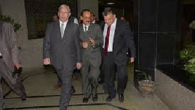 عبد الخالق يتفقد مستشفي الدمرداش في زيارة مفاجئة