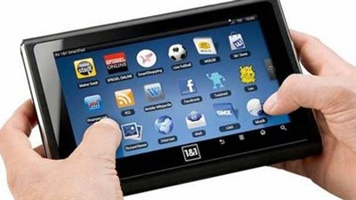 تعليم قنا تحيل معلمة وطالبة الي النيابة الادارية ..ووكيل الوزارة ينفي وجود افلام اباحية علي 