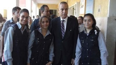 اولياء الامور لـ محافظ قنا : انقذ 