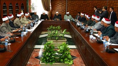 شيخ الأزهر يحذر من خديعة رفع المصاحف وتأثيرها علي الطلاب