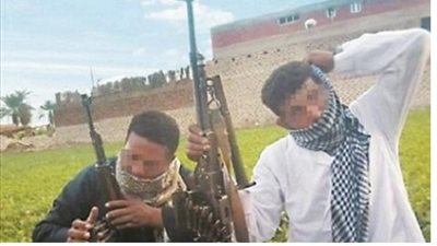 التعليم : تعطل الدراسة بمدرستين بقنا لاطلاق اعيرة نارية امامهما