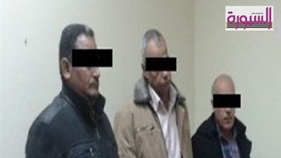 بالصور الأموال العامة تكشف الستارعن موظفين يستغلون منصبهم ويتقاضون رشوة  بأسيوط