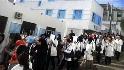 طلاب التمريض ينقلون تظاهرتهم أمام 