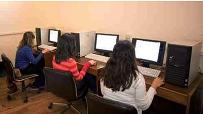 الممتحون في التخصص.. الانتحار احسن ..ح نتعين مترجمين في الدور الانجليزي ..يالاهوي سيبت جوزي