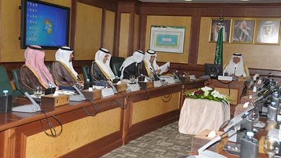 وزير التربية السعودي يتابع تطوير التعليم العام
