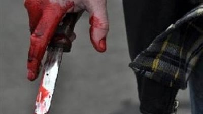 طالب يطعن زميلة لمغازلتة شقيقتة