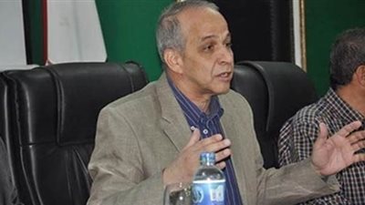 محافظ الوادى الجديد يعتمد ترقية 3382 معلما