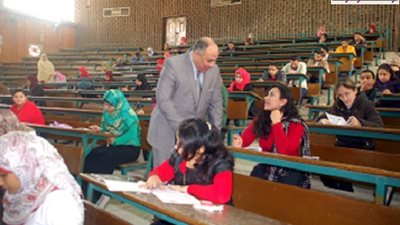 رئيس جامعة سوهاج : لن نتهاون مع الغشاشين ..والامتحانات ستتوقف السبت ويومي 7 و8 يناير